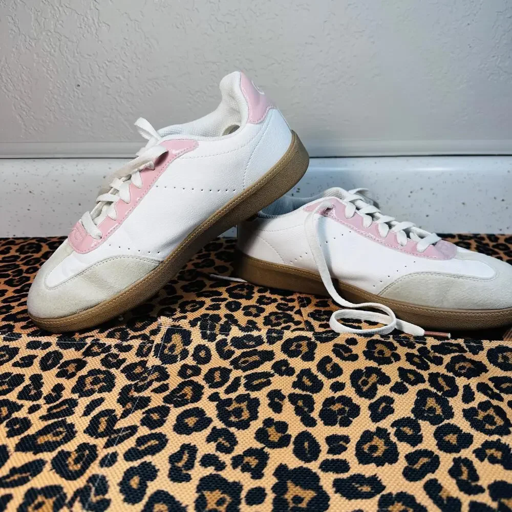 Hello Kitty White and Pink Casual Sneakers Size 9 - Picture 3 of 9